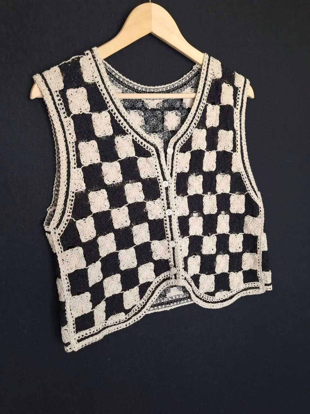 💙 Crochet Vest Black Cream Checkerboard Boho Size M/L Open Front Sweater Vest C - Picture 5 of 7